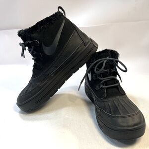 NIKE ACG Woodside Black Faux Fur Lined Snow Boot Youth Size 6 6Y